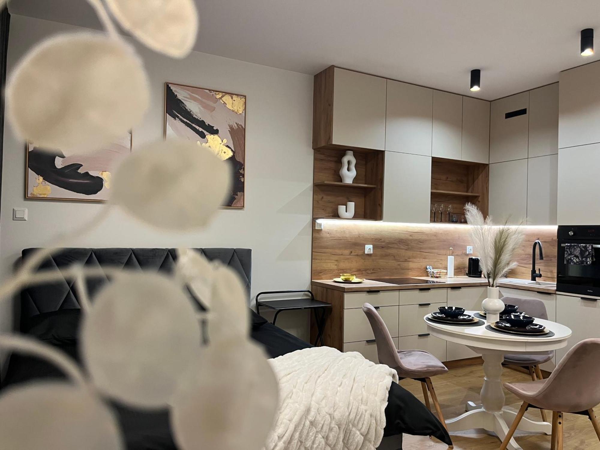 Apartament Nova Klonova Porto Kielce Luaran gambar